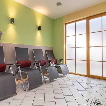 Freesenbruch Doppelhaushaelfte 10a - Meeresbriese Holiday home Zingst